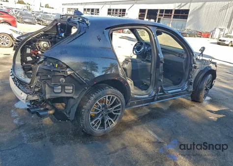 2023 Maserati Grecale Modena z USA, uszkodzony, nr VIN ZN682AVM7P7434205